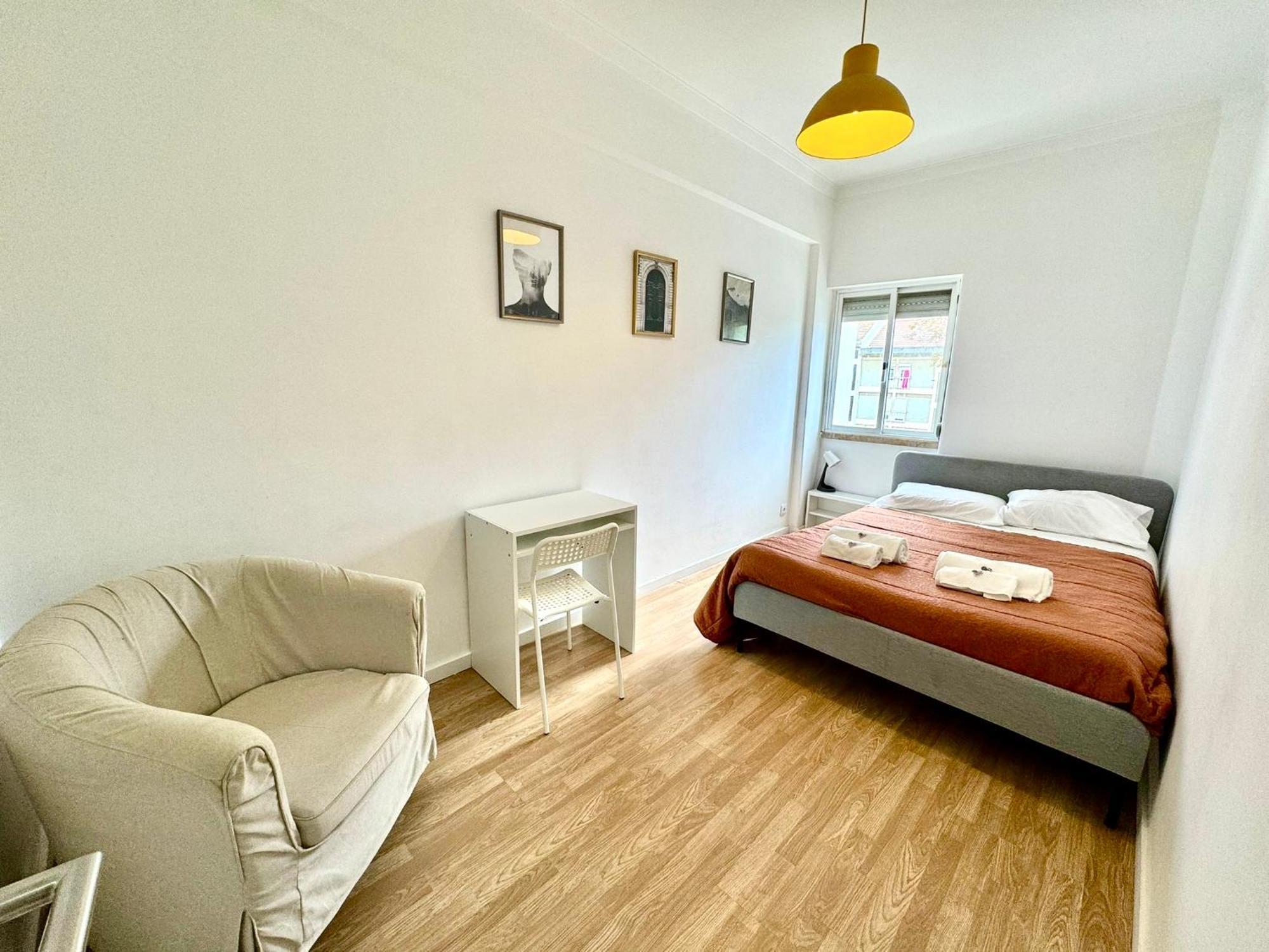 Almada Big Flat Next To Lisbon And Caparica Beach エクステリア 写真