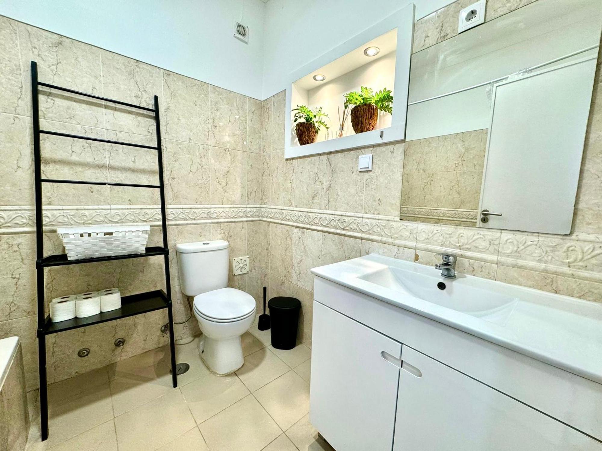Almada Big Flat Next To Lisbon And Caparica Beach エクステリア 写真