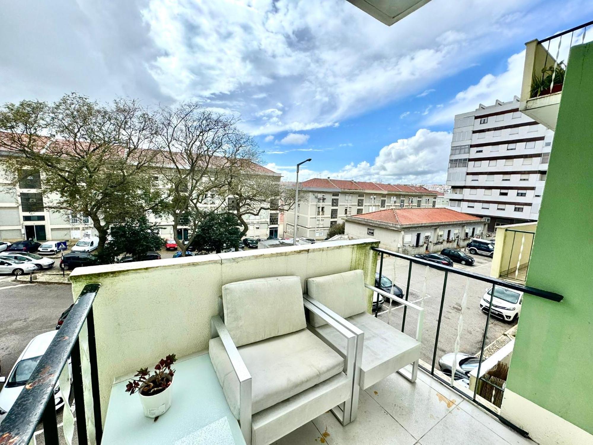 Almada Big Flat Next To Lisbon And Caparica Beach エクステリア 写真